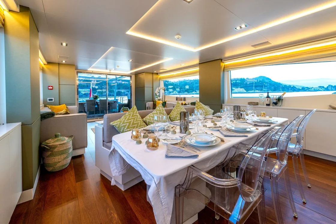 Peri 95 main salon and dining